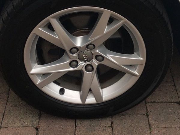 4 17inch genuine Audi Alloys and 4 new tyres