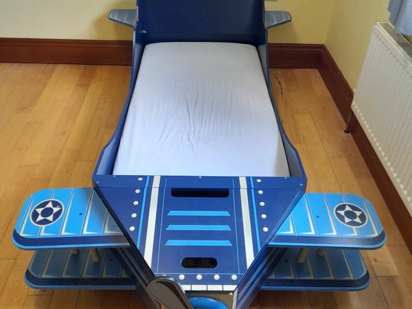 Toddler aeroplane bed
