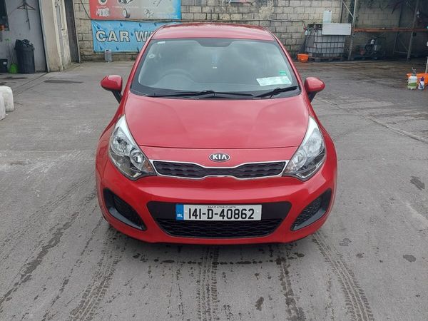Kia RIO Hatchback, Petrol, 2014, Red