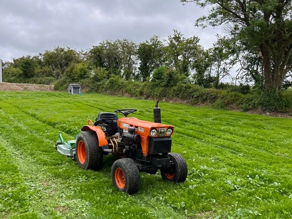 Kubota compact tractor with extras