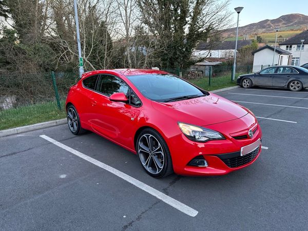 Vauxhall Astra Coupe, Diesel, 2017, Red