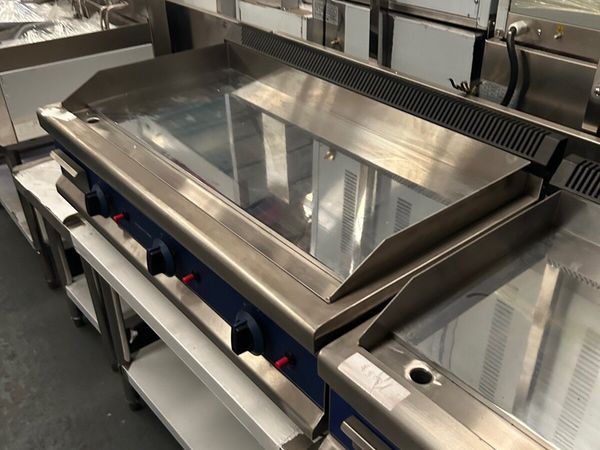 New 900 gas Crome griddle