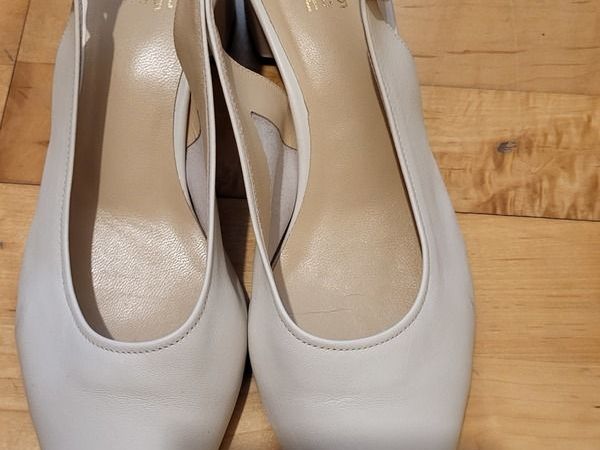 Hogl eternally classic heels