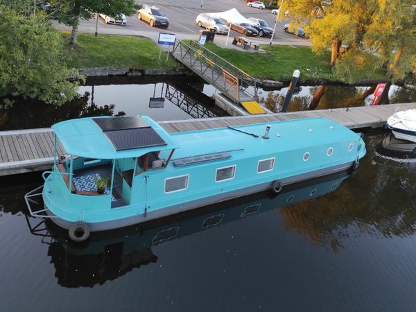 Widebeam Canal Barge