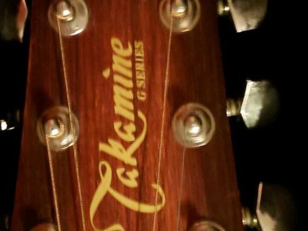 Takamine EG520S acoustic guitar
