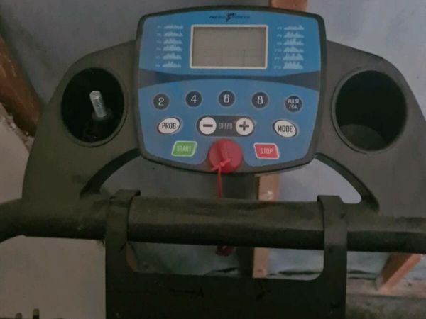 Nero sports foldable treadmill like new