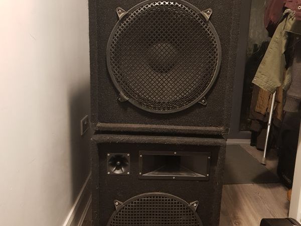 Two Omnitronic 15 Inch Speakers (Powered and Passive)