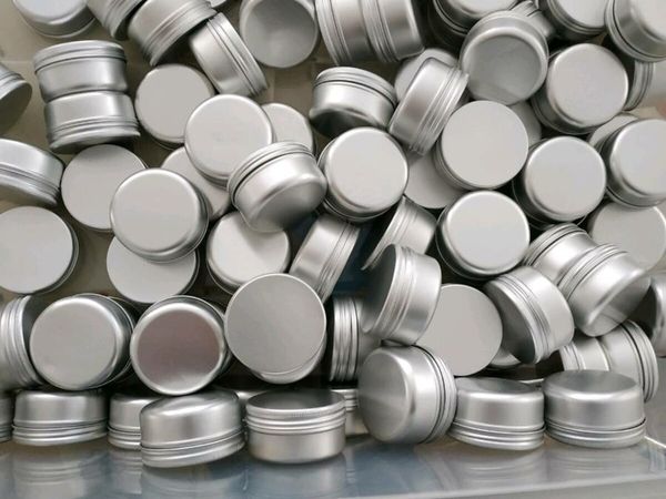 Aluminium screw top containers