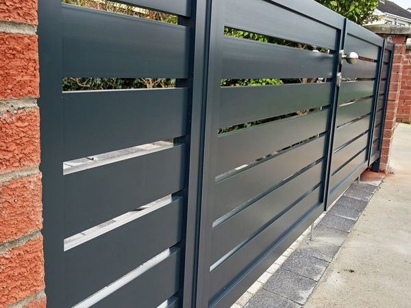 modern  aluminum  gates and fences