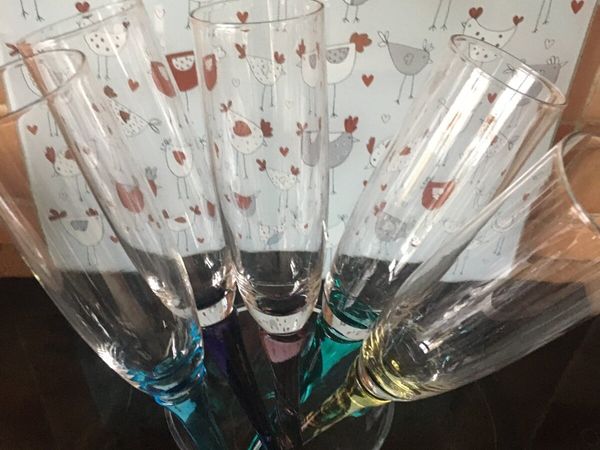 Champagne flutes with vase