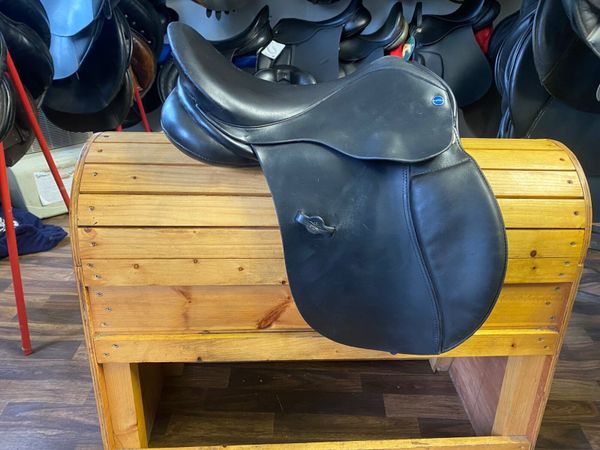 15.5-16” black leather pony saddle