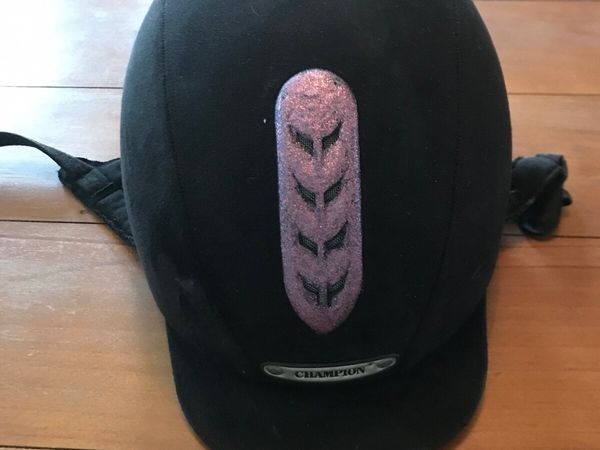 Back protecter and riding hat