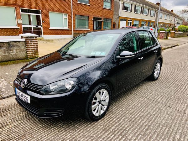 VOLKSWAGEN GOLF 1.6 AUTO TAXED & NEW NCT €9,950