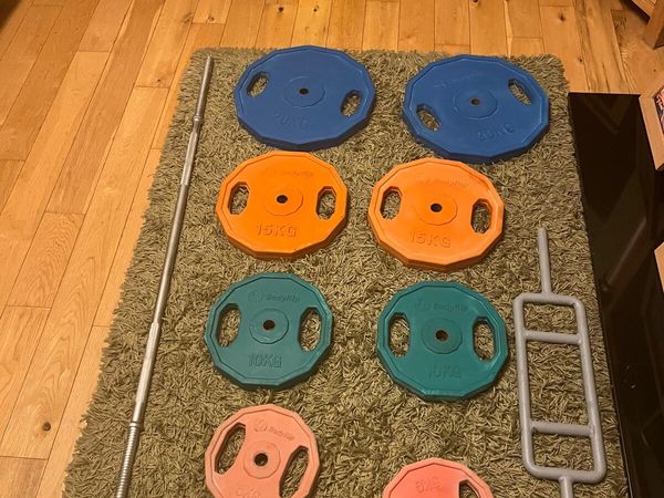 COLOURED WEIGHT PLATES AND WEIGHT BAR COLLECTION!!
