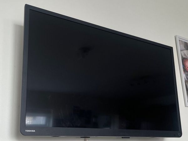 Toshiba 32 inch flat screen