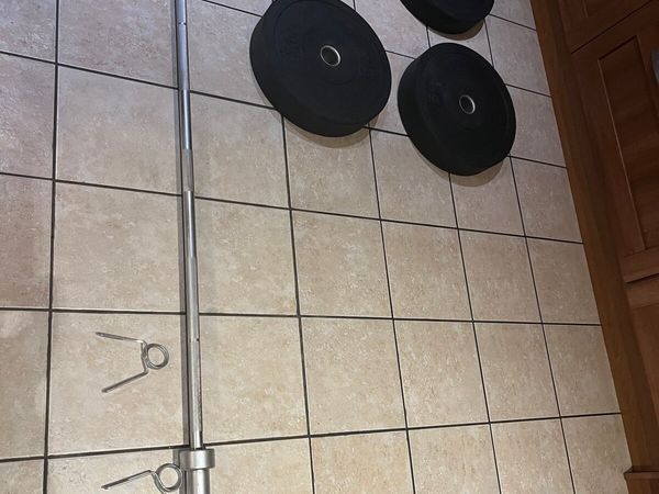 OLYMPIC 7 FOOT BAR + RUBBER BUMPER PLATES