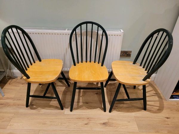 4 wooden dining chairs