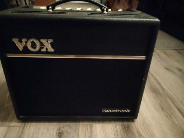 Vox Valvetronix Guitar Amplifier