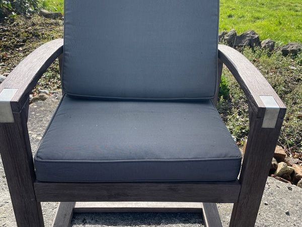 Outdoor chairs x8