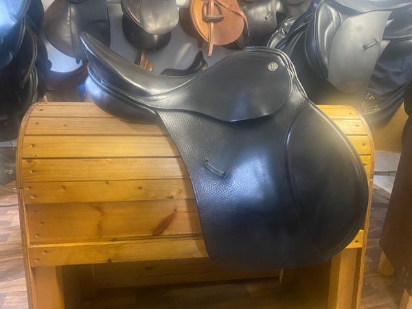 Kieffer 16.5” black Leather saddle