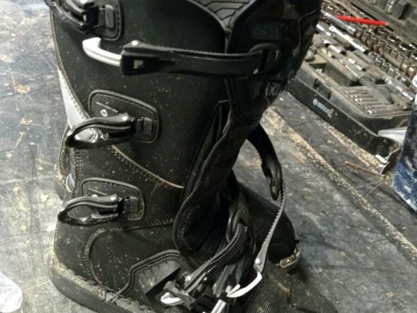 Motocross boots 9.5/10