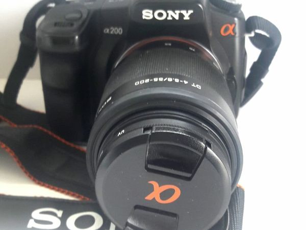 Sony A200 camera with 55-200 Sony lens