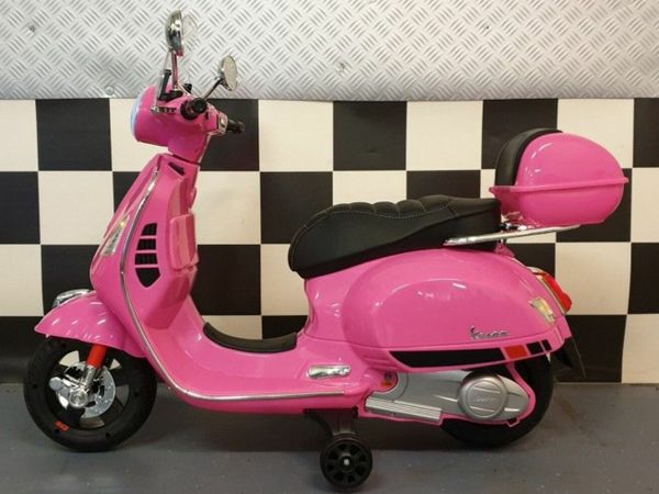 VESPA ELECTRIC RIDE ON - FREE DELIVERY