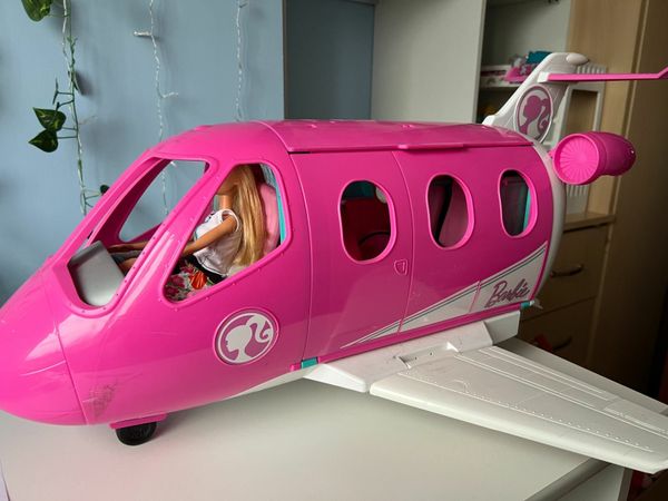 Barbie dream plane