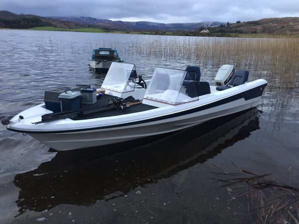 16ft Fishing boat with casting platform