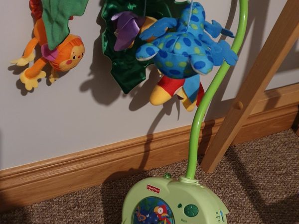 Fisher-Price Rainforest Peek-A-Boo Musical Cot Mobile