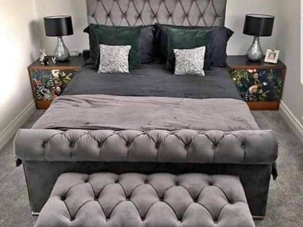 New 4’6” Grey Plush Velvet Sleigh beds