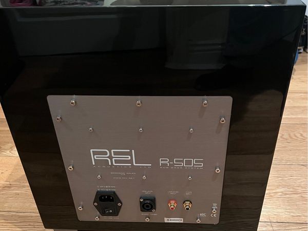 REL R505 SUBWOOFER- Massive sound bass , 30kgs !!