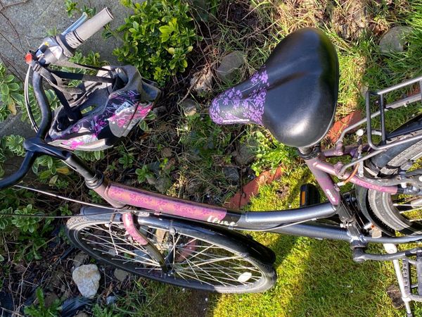 Ladys apollo bicycle in super condition 28in wheel