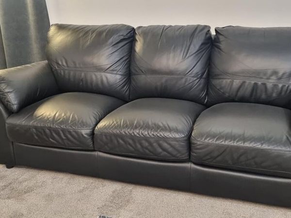Nwide delivery stunning 3 seater genuine leather