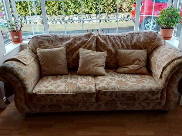 3 Seater and 2 Seater couch for Sale