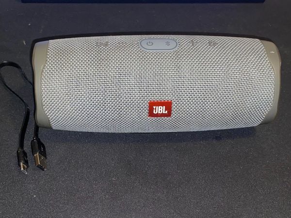 JBL charge 4 perfect condition