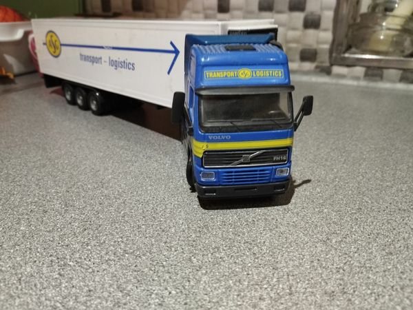 Volvo fh16 truck and trailer 1/50