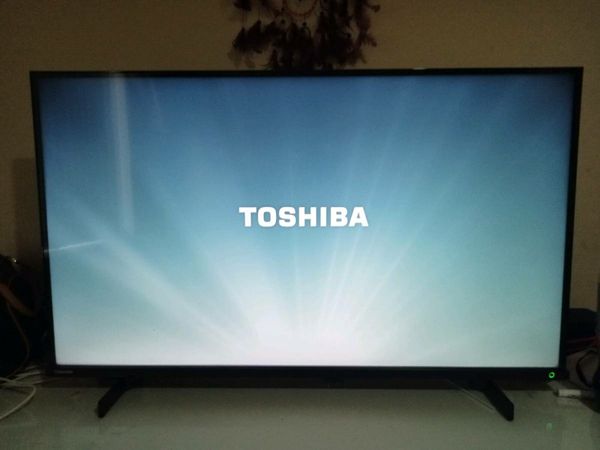 43 inch TV for sale brand new used twice