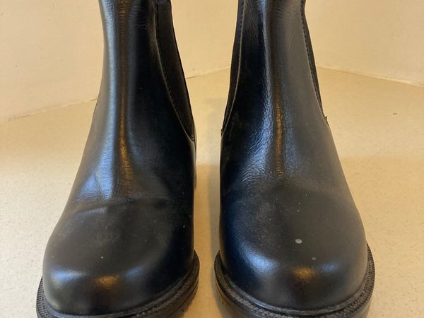 Riding boots. Child size 2