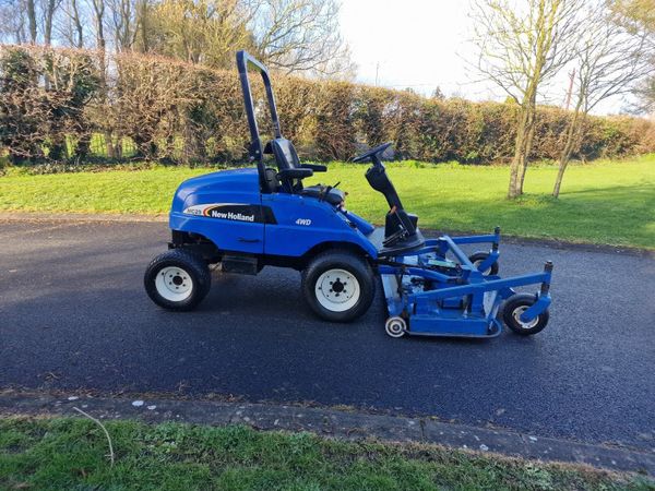 New Holland ride on mower commercial lawnmower