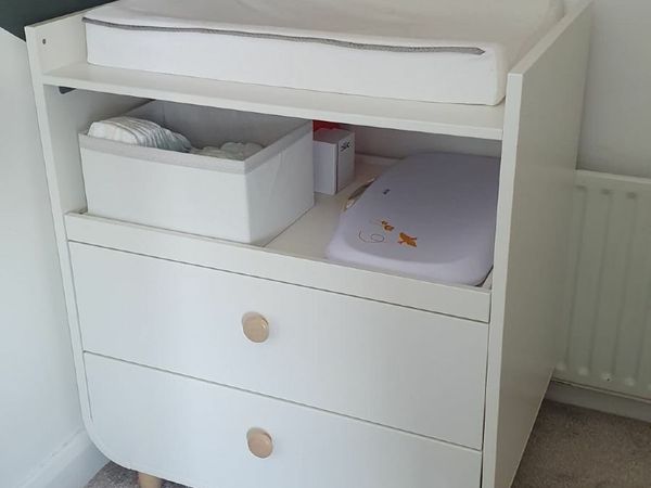 Baby Changing Table Like New
