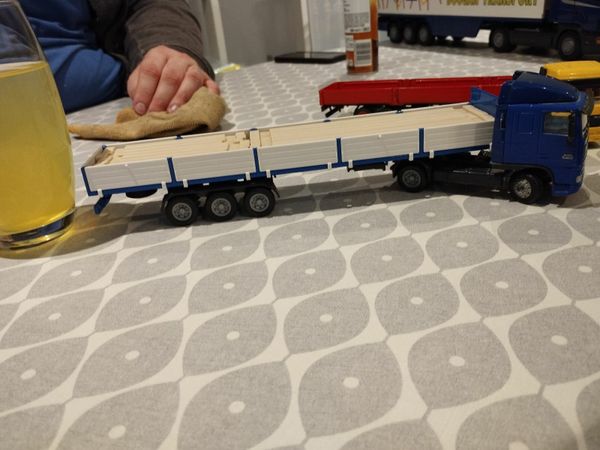 Daf truck and log trailer