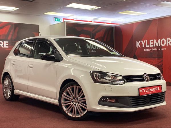 Volkswagen Polo Hatchback, Petrol, 2016, White