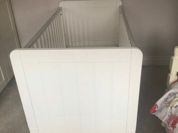 Mothercare Camberley Cot bed with Mattress 140x70cn