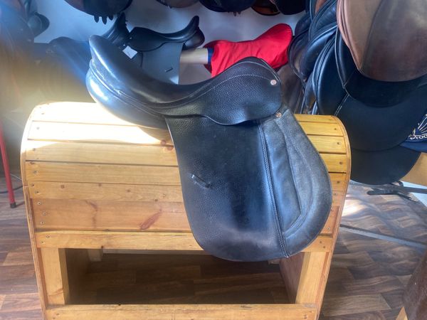 Lemetex 17” narrow Leather saddle