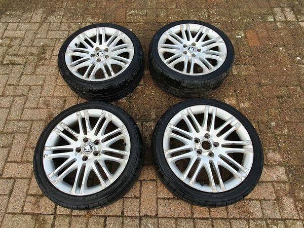 Skoda Superb Alloys and tyres.