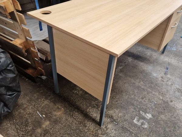 Desk with drawers €50