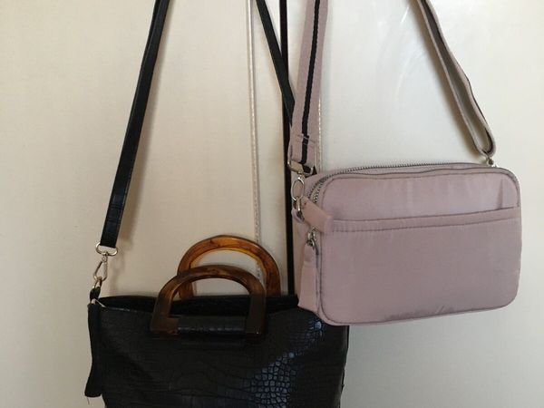 Two Handbags €12