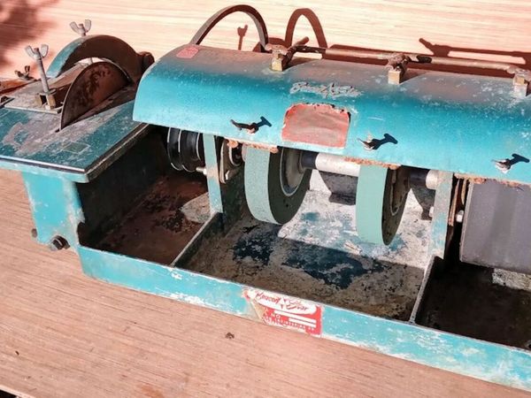 Lovely vintage Lapidary machine (Rock saw / grinder / polisher)