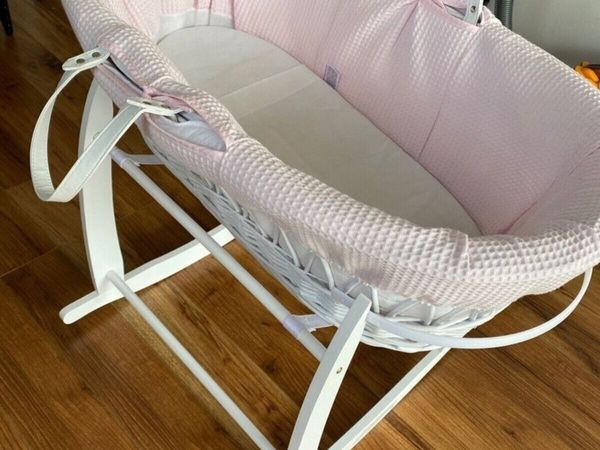 Moses basket with mattress and stand